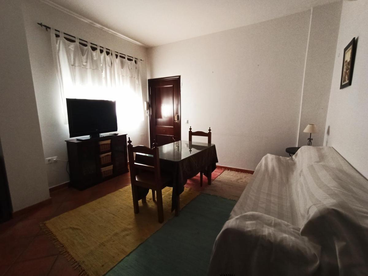 Frenteabastos Suites Cafe Hostal & Apartments Carmona  Dış mekan fotoğraf